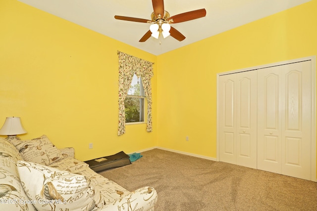 unfurnished room with carpet flooring and ceiling fan