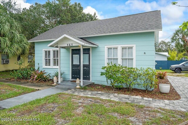 565 Montreal Ave, Melbourne, FL 32935 - photo 1
