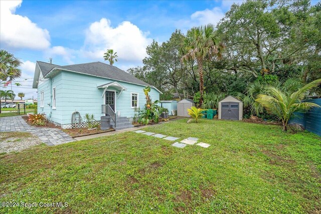 565 Montreal Ave, Melbourne, FL 32935 - photo 4