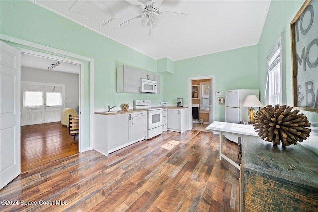 565 Montreal Ave, Melbourne, FL 32935 - photo 5