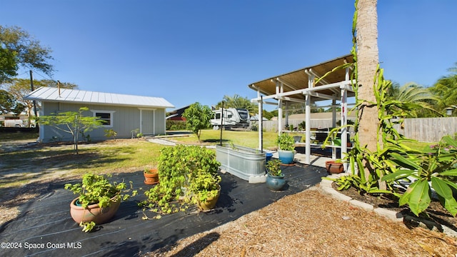 view of yard featuring a patio