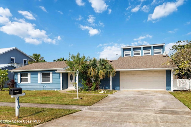 view of front of home featuring a front yard