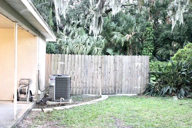 139 W Laila Dr W, Melbourne, FL 32904 - view of yard with cooling unit