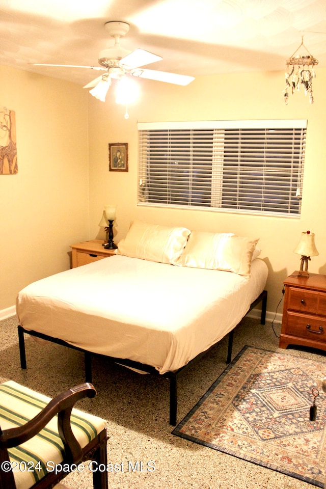 bedroom featuring ceiling fan