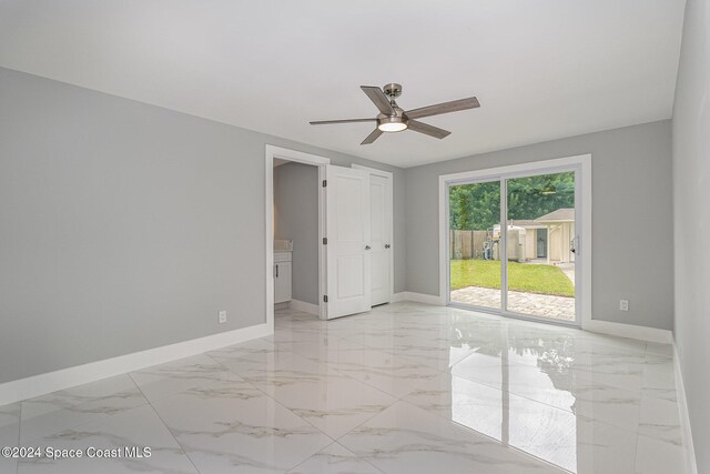 empty room with ceiling fan