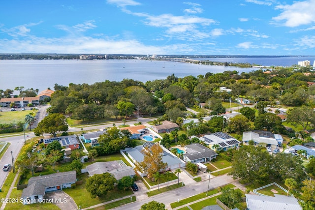 bird's eye view with a water view