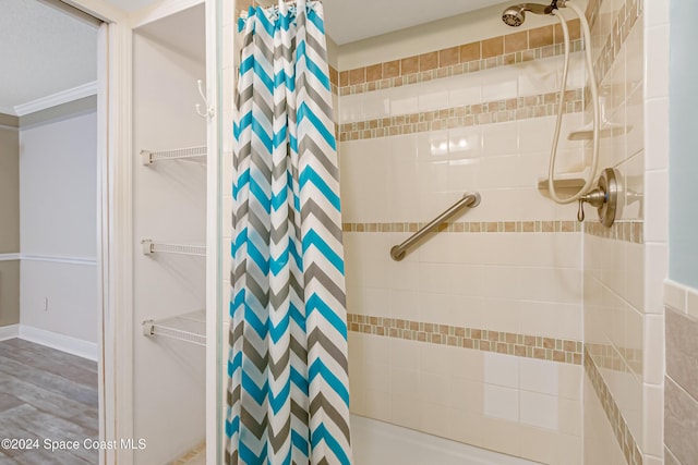 204 Queens Ct, Satellite Beach, FL 32937 - full bath with a tile shower and crown molding