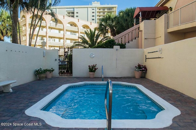 view of swimming pool