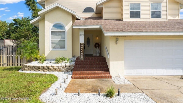 view of front of house featuring a garage