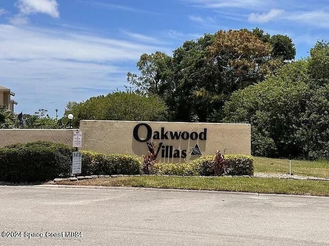 view of community / neighborhood sign