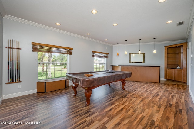 game room featuring crown molding, sink, dark wood-type flooring, and billiards