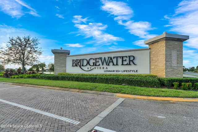 view of community / neighborhood sign