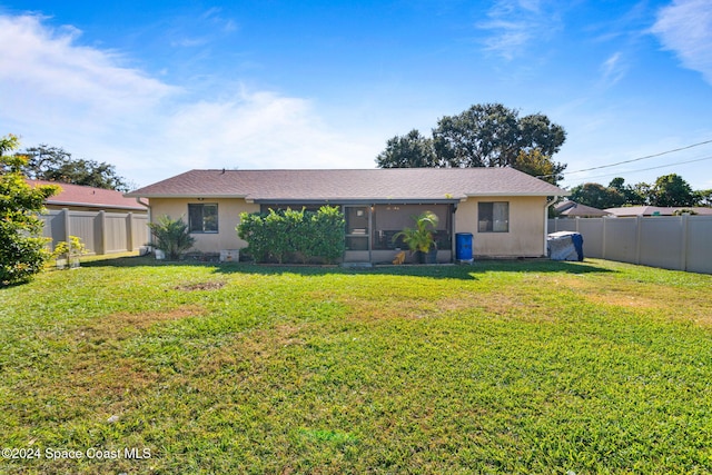 view of front of property with a front yard