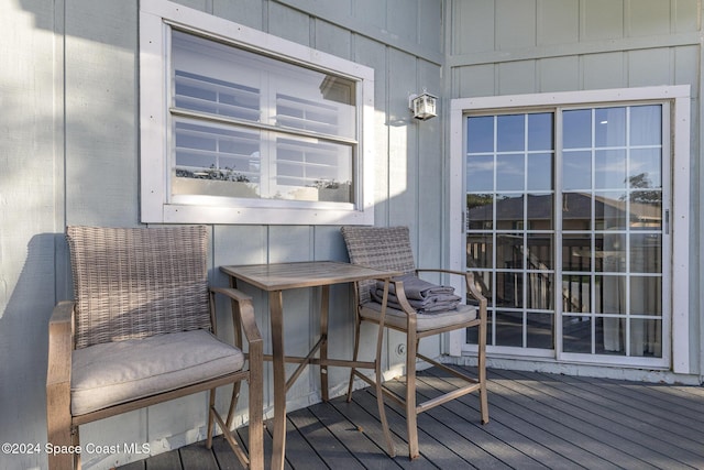 1010 Citrus Ave NE, Palm Bay, FL 32905 - view of wooden terrace