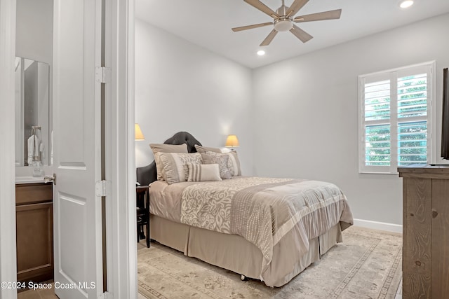 bedroom with ceiling fan