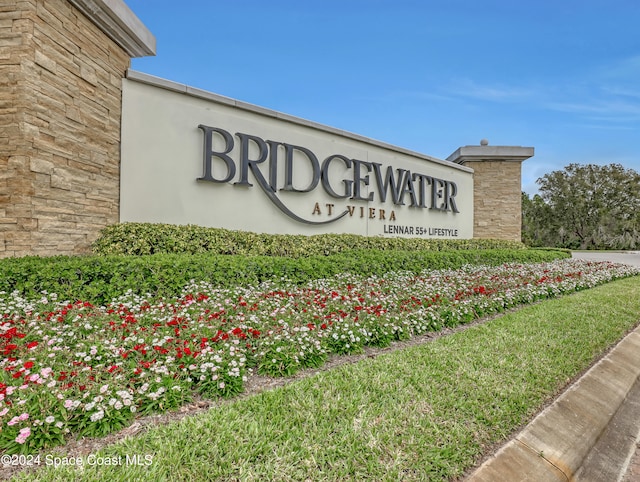 view of community / neighborhood sign