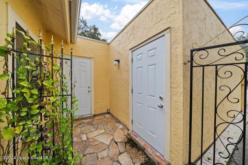 view of entrance to property