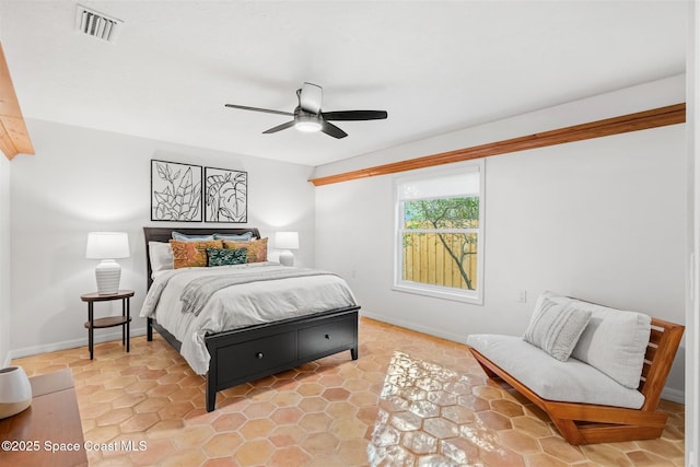 bedroom with ceiling fan