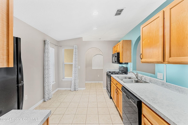 2122 Spring Creek Cir NE, Palm Bay, FL 32905 - kitchen featuring black appliances, a sink, light countertops, baseboards, and recessed lighting