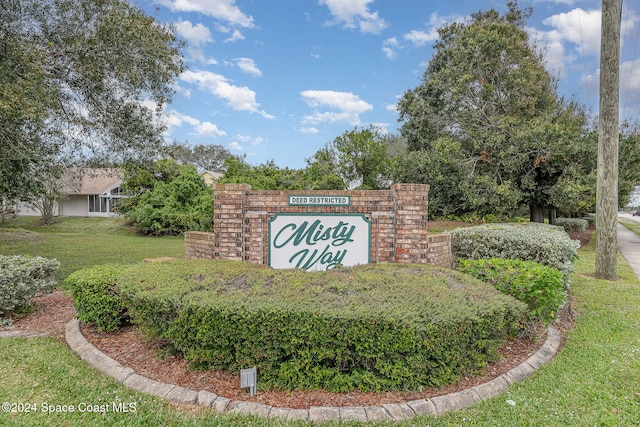 view of community / neighborhood sign