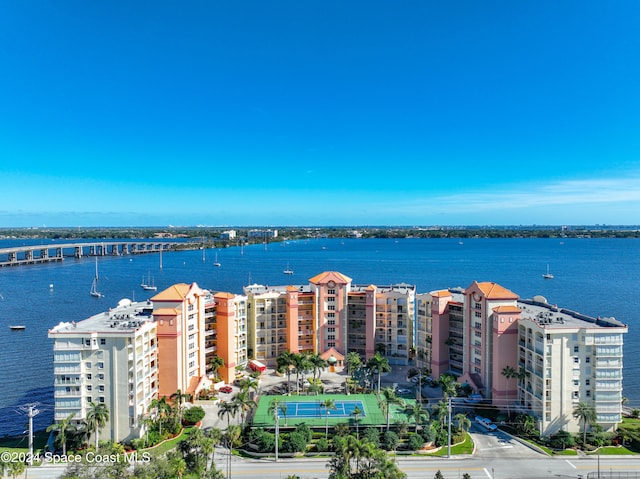 bird's eye view featuring a water view