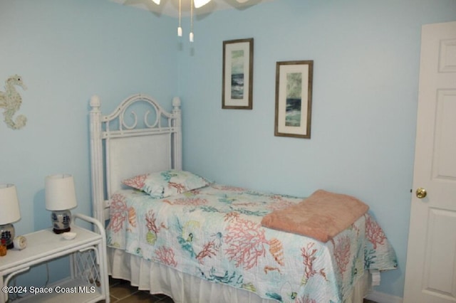 bedroom featuring ceiling fan