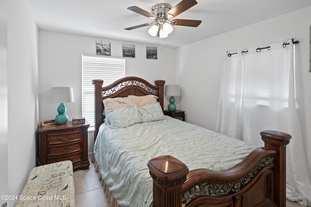 bedroom featuring ceiling fan