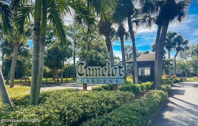 view of community / neighborhood sign