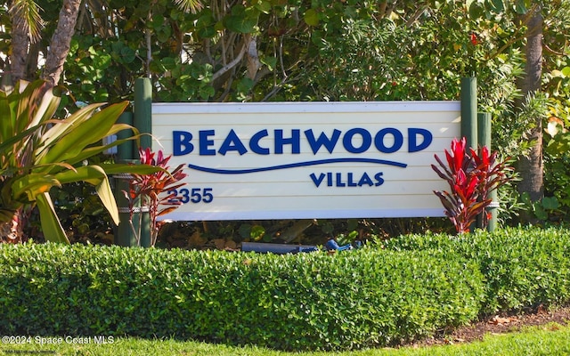 view of community / neighborhood sign