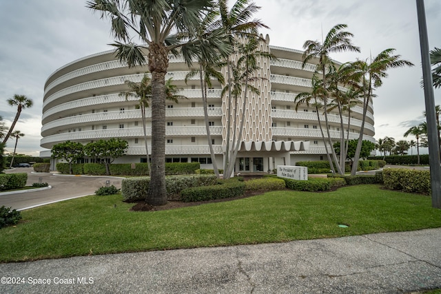 view of building exterior