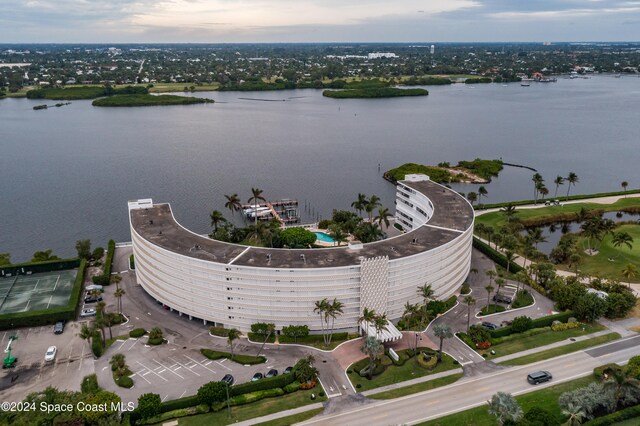 bird's eye view featuring a water view