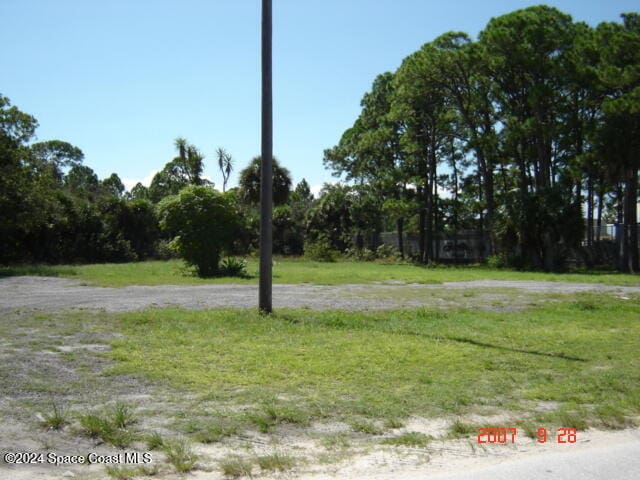 Listing photo 3 for 5402 Riveredge Dr, Titusville FL 32780