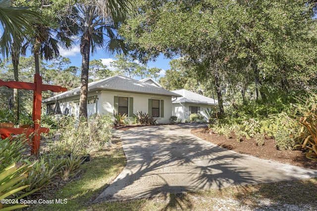 view of front of property