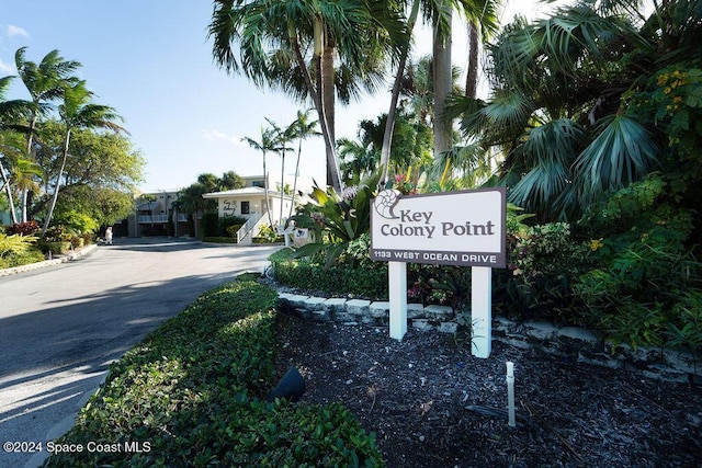 view of community / neighborhood sign