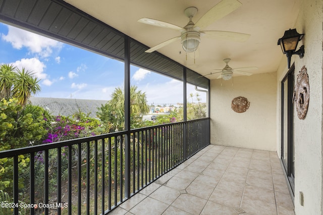 balcony featuring ceiling fan