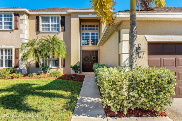 view of front of home with a front lawn