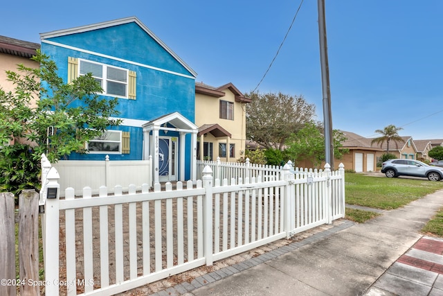 view of front property