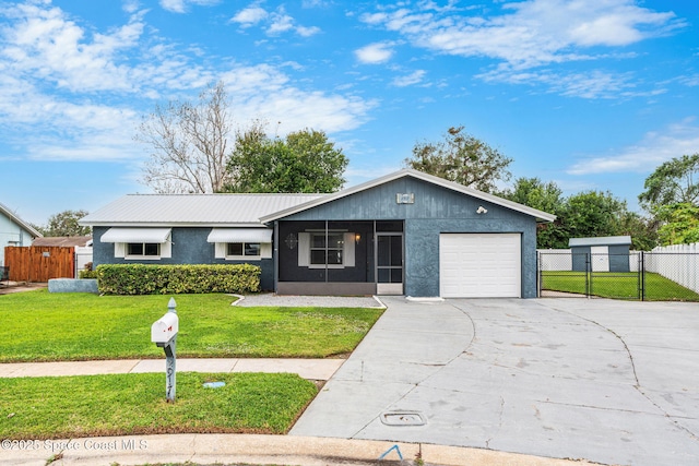 ranch-style home featuring a front lawn