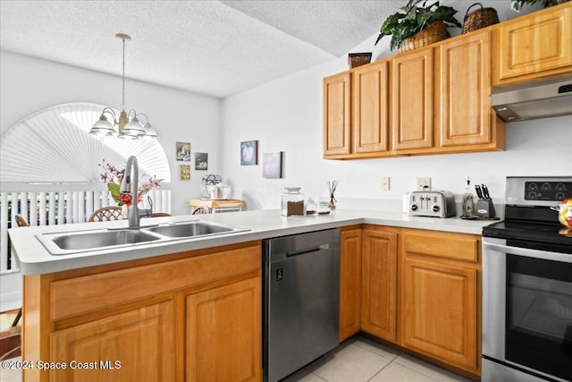 kitchen featuring kitchen peninsula, appliances with stainless steel finishes, a textured ceiling, and exhaust hood