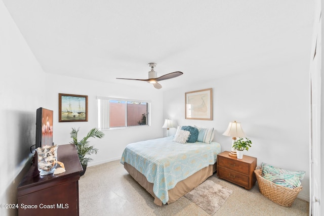 bedroom with ceiling fan