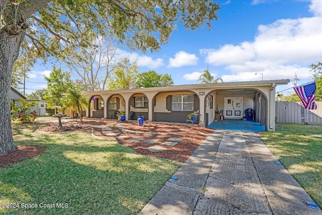 view of front of house featuring a front yard