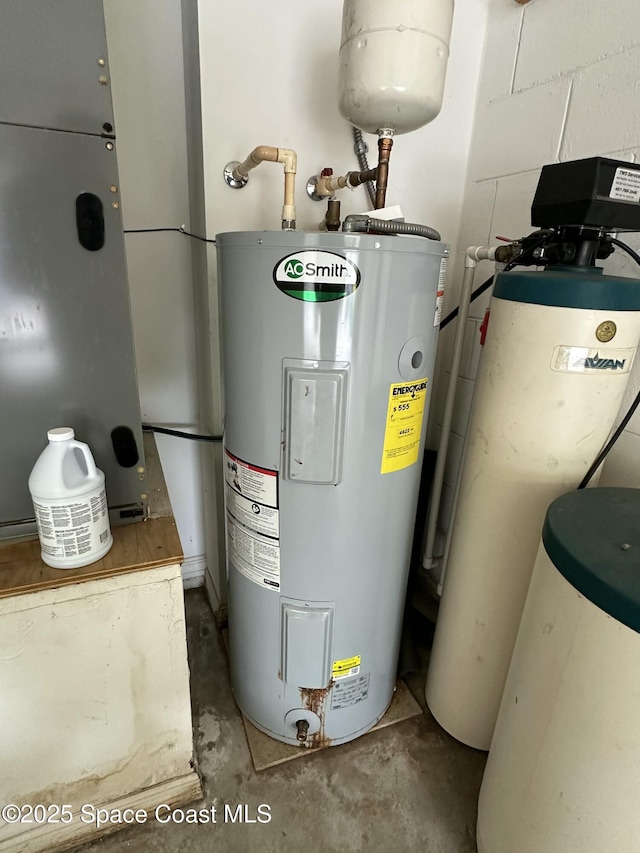 7444 Glenwood Rd, Cocoa, FL 32927 - utility room featuring water heater
