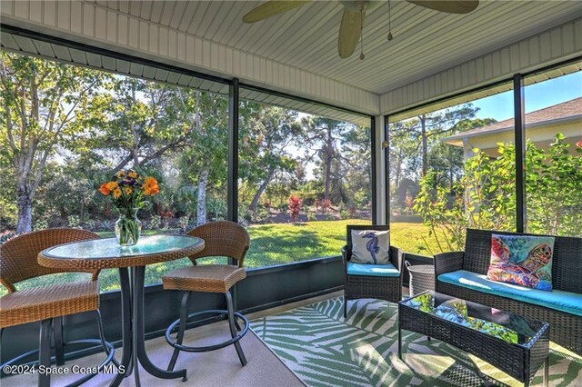 438 Briarcliff Cir, Sebastian, FL 32958 - sunroom featuring ceiling fan