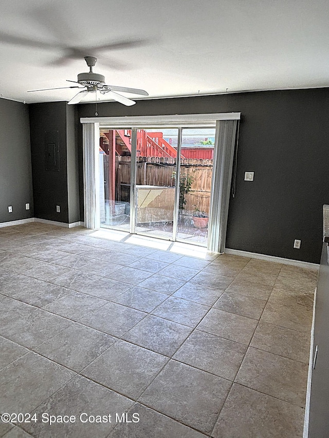 empty room with ceiling fan