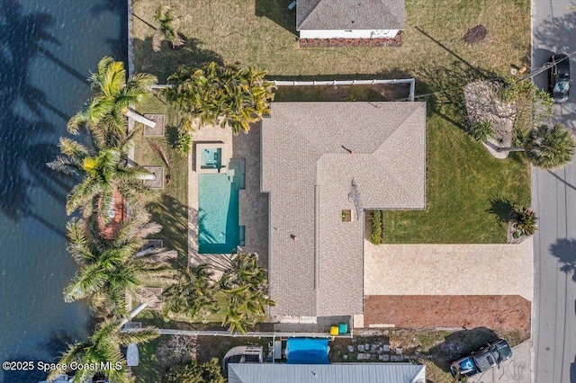 bird's eye view featuring a water view