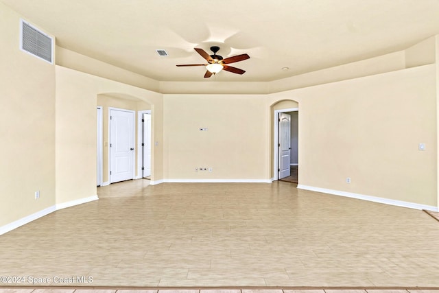 empty room with ceiling fan