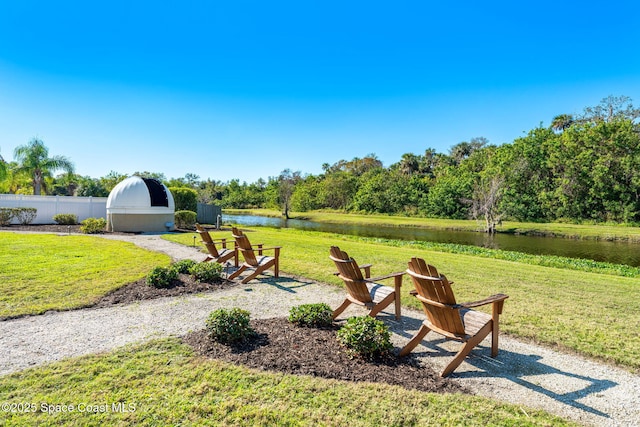 view of yard featuring a water view