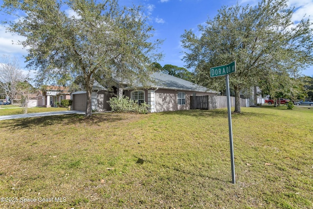 view of front of property with a front yard