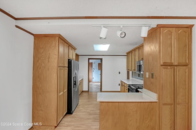 kitchen featuring stainless steel appliances, tasteful backsplash, kitchen peninsula, crown molding, and light hardwood / wood-style floors