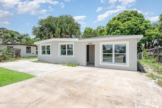 view of front of home